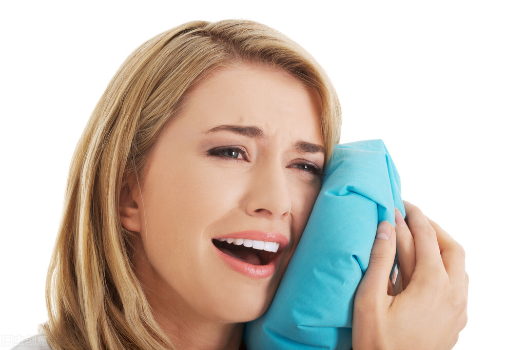 牙龈痛牙科怎么治疗,牙龈肿痛牙医擦的是什么药水