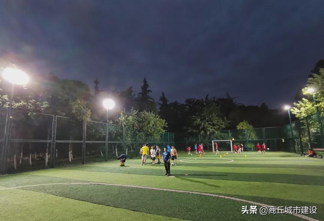 商丘好看的球场,商丘示范区足球场