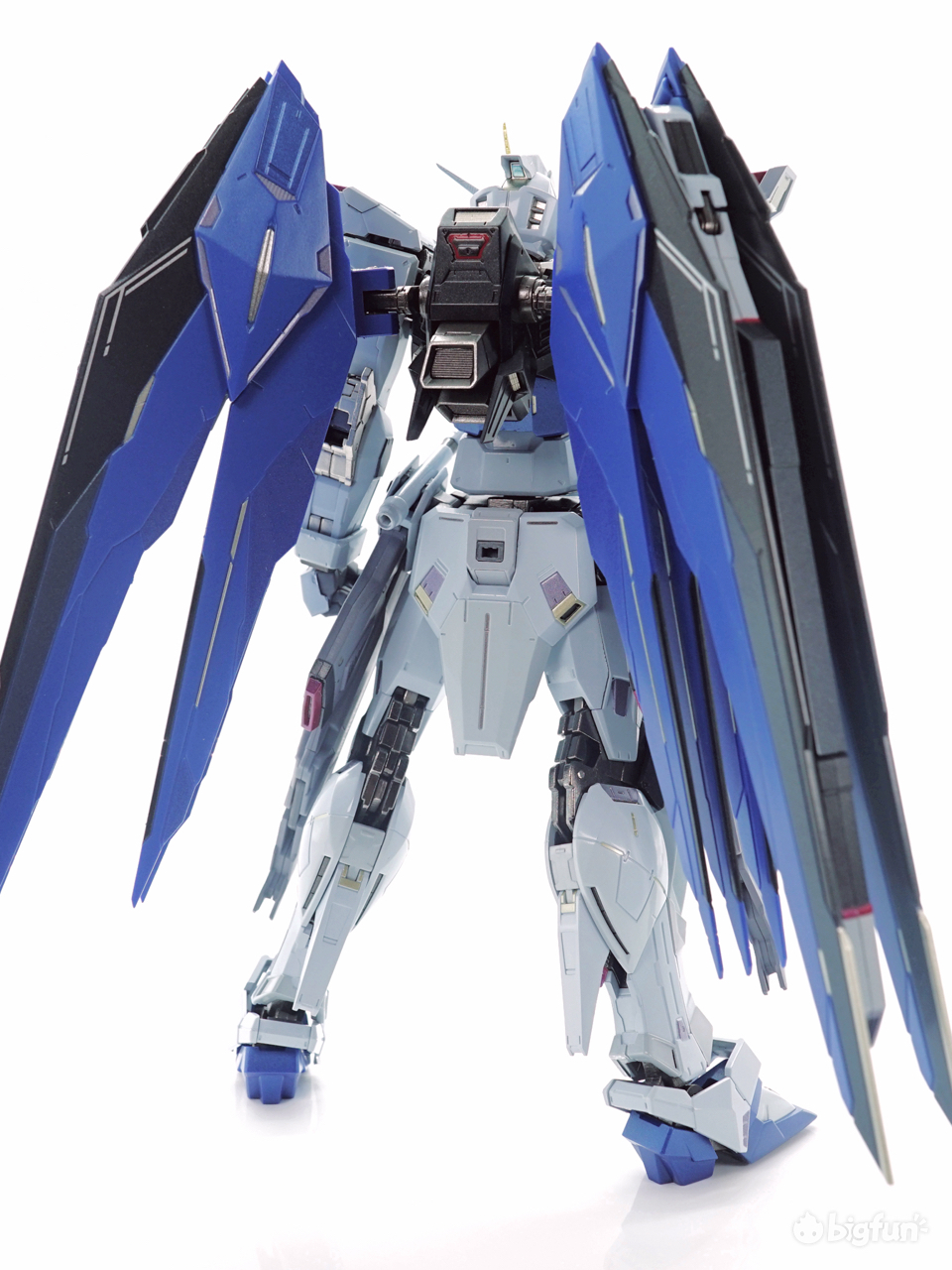 自由高达手办2.0成品,mb自由高达2.0对比1.0