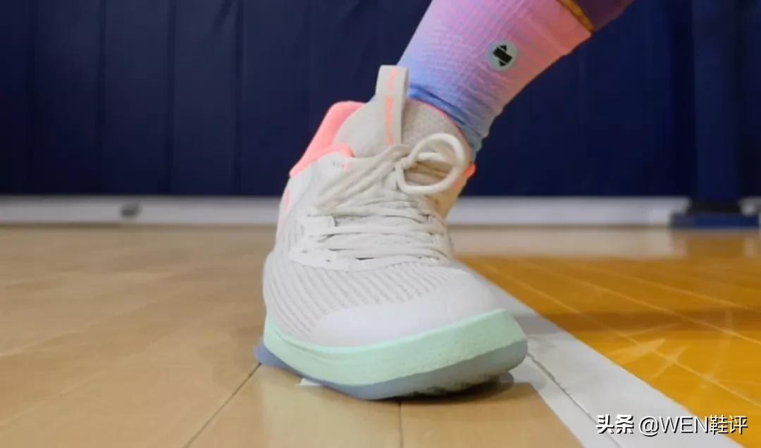 李宁lightfoam和安踏闪能,李宁闪能3.0蓝粉色测评