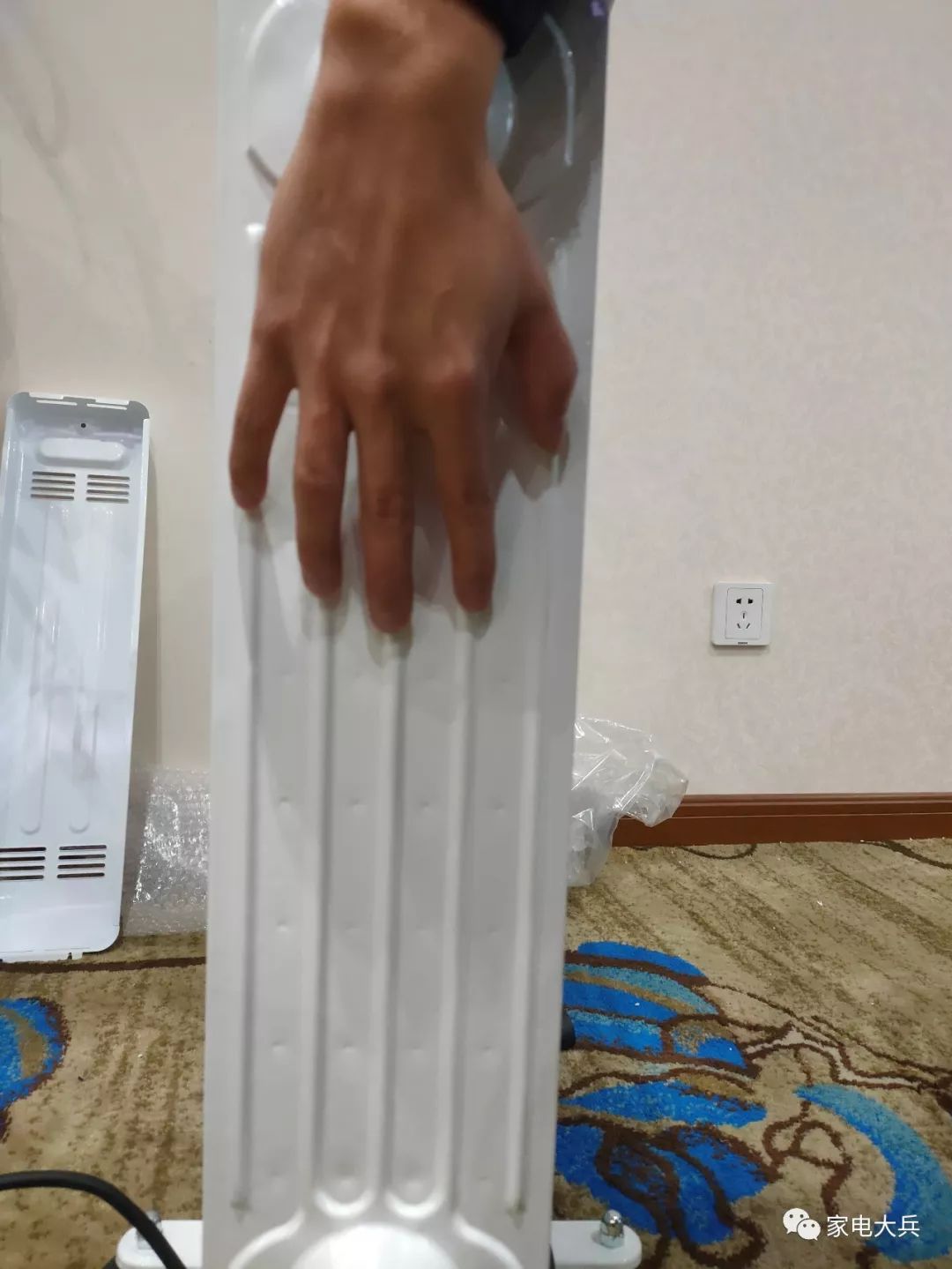 格力电热油汀取暖器拆解测评,美的油汀和先锋取暖器哪个好