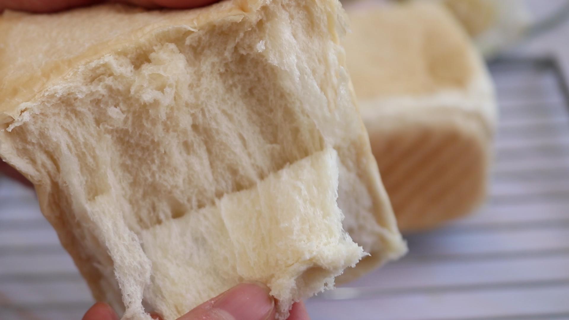 吐司不要黄油的做法,450克手撕吐司没办法揉成薄手套膜