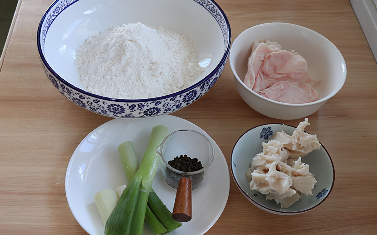 酥掉渣烧饼正宗黄桥烧饼做法,酥到掉渣的葱香黄桥烧饼做法