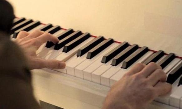 钢琴基础教程4哪些曲目比较好听,高等师范院校适用教材钢琴基础