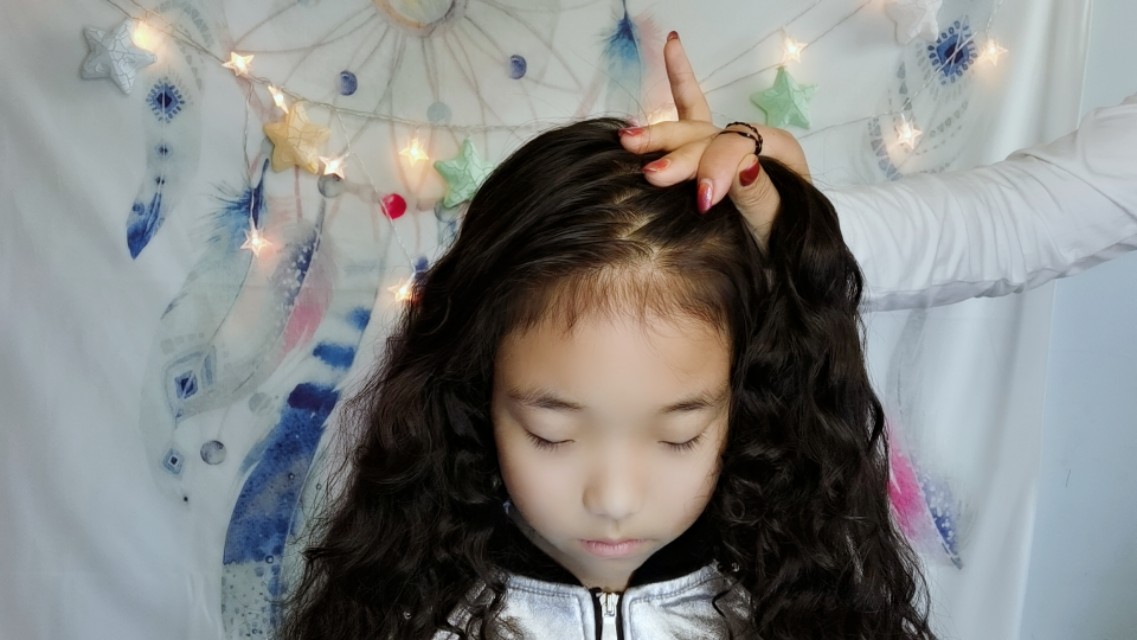 适合卷头发的编发儿童,儿童编发扎头发教程简单漂亮