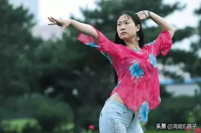 那些网红都是怎么突然火起来的,网红冰粉杨梅怎么红起来的