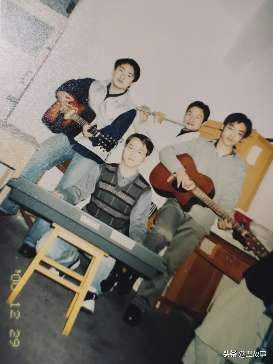 青春期我与父亲水火不容，砸烂他心爱的老吉他，这件事影响我一生