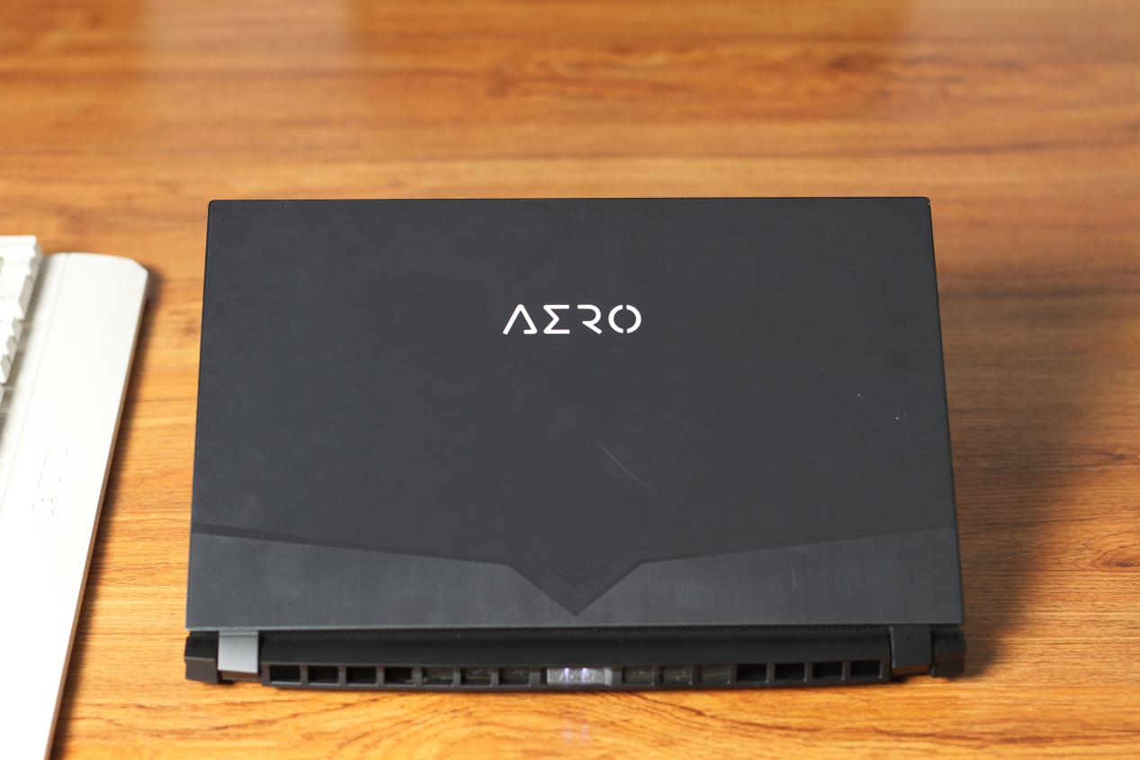 技嘉newaero15配置图,技嘉aorus15p-yd笔记本测评