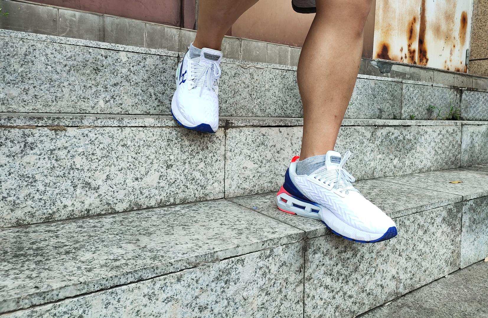 始于颜值忠于舒适鞋子,安德玛clone测评