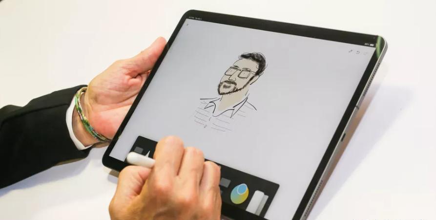ipadpro2018充电器,ipadpro2018玩吃鸡