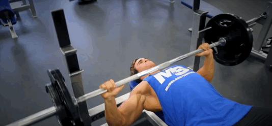 如何练出又宽又大的胸肌,没器械练下胸肌最好的6个动作