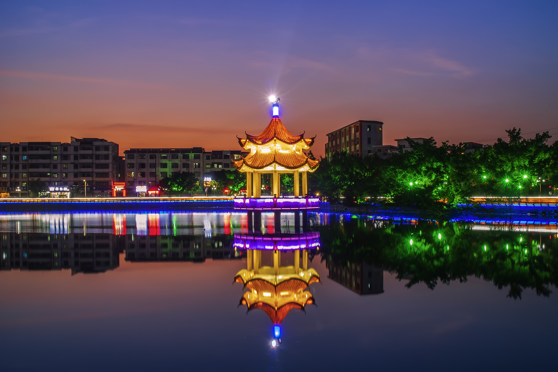 佳能eosm200夜景拍人像,佳能eosm200拍摄效果