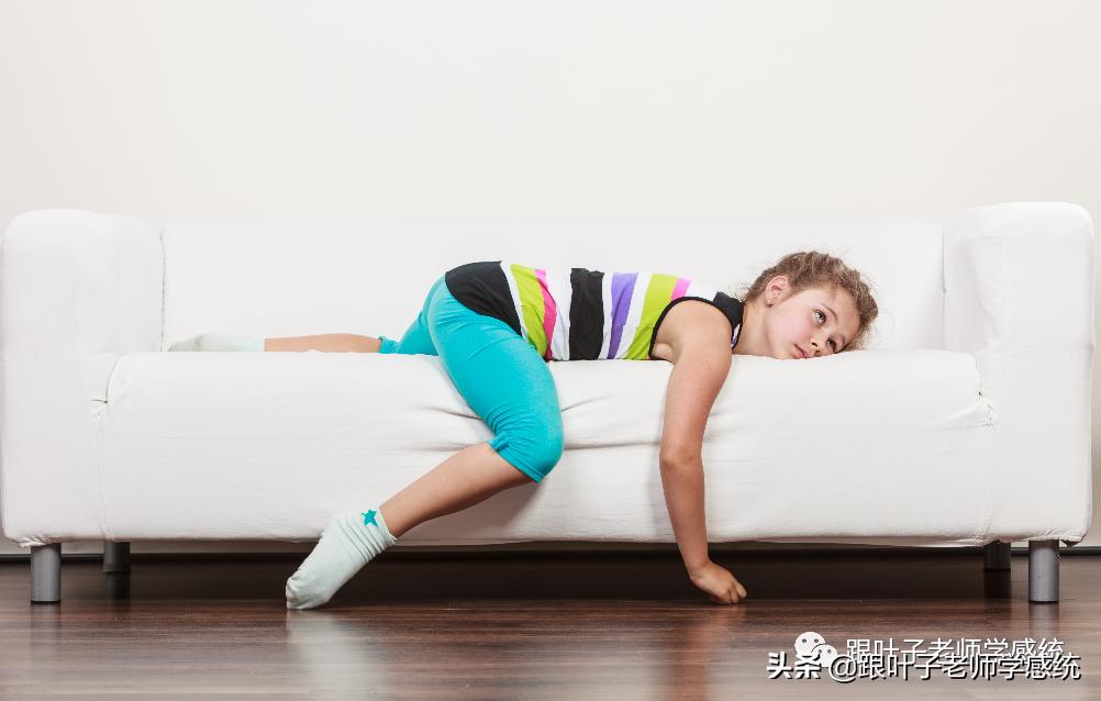 一年级孩子上课坐不住是什么原因,一年级孩子上课坐不住怎么解决呢