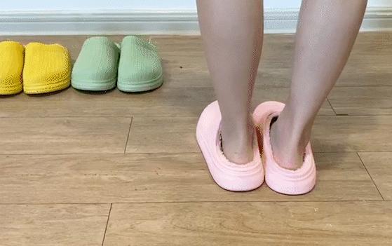 穿上这棉拖，如同踩在大朵棉花上，不怕水防滑、1秒解压，巨舒服
