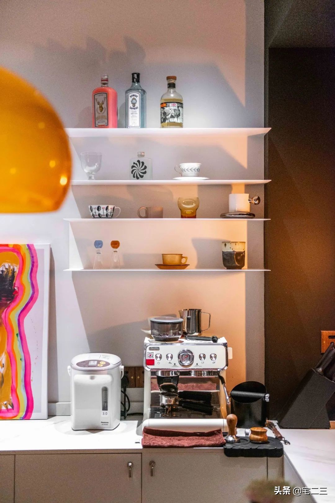 霓虹灯下，他们的“摇滚之家”