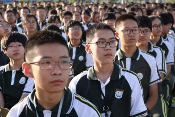 高二男生照片帅气真实的抖音,高二男生普通帅照片