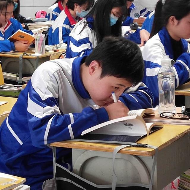 芳菲四月天书香满校园黑板报,芳菲四月天书香满校园