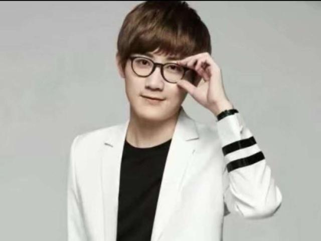 白鲨回顾年度被偷塔,穿越火线白鲨直播回放实锤