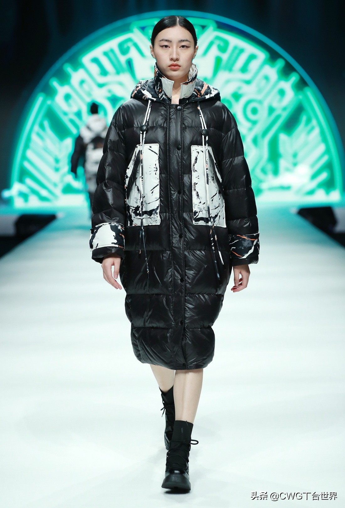 亦帛时尚羽绒服是品牌吗,亦帛时尚2021冬羽绒服发布会