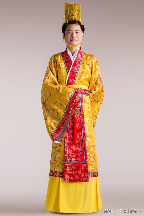 汉服这首歌是谁写的,一件汉服一首诗