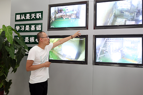 雷霆行动丨食药安全社会共治格局凸显企业自律主动自查积极响应包头市市场监管局“绿色”销毁超期冷冻食品