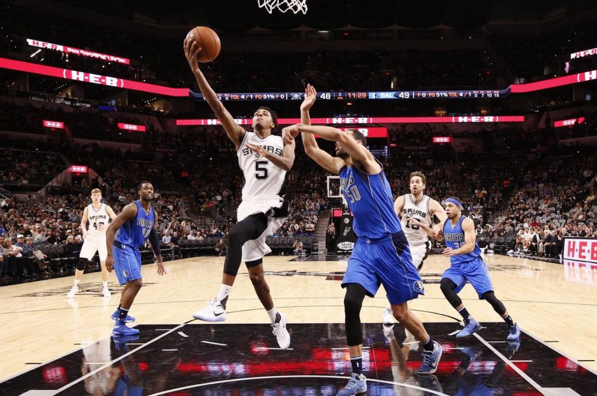 德章泰默里马刺视频,马刺控卫德章泰默里集锦