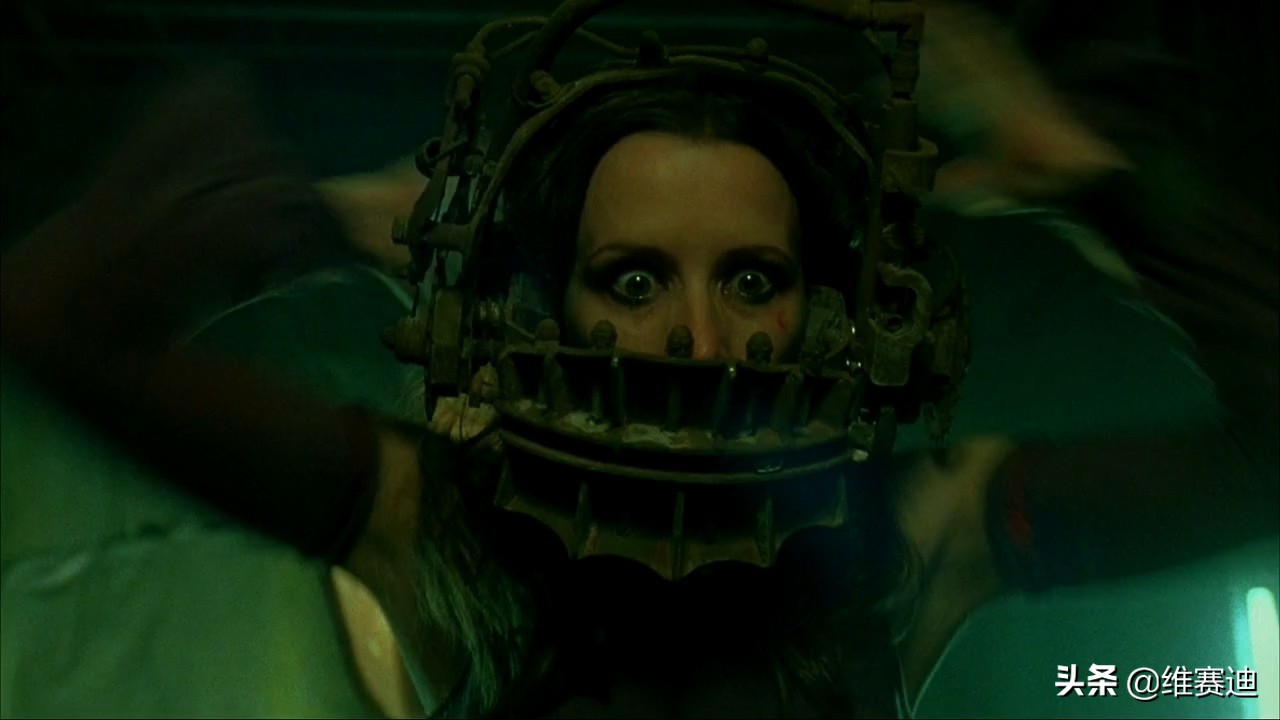 120万成本,全球收割1.03亿票房,《电锯惊魂》为何如此经典?