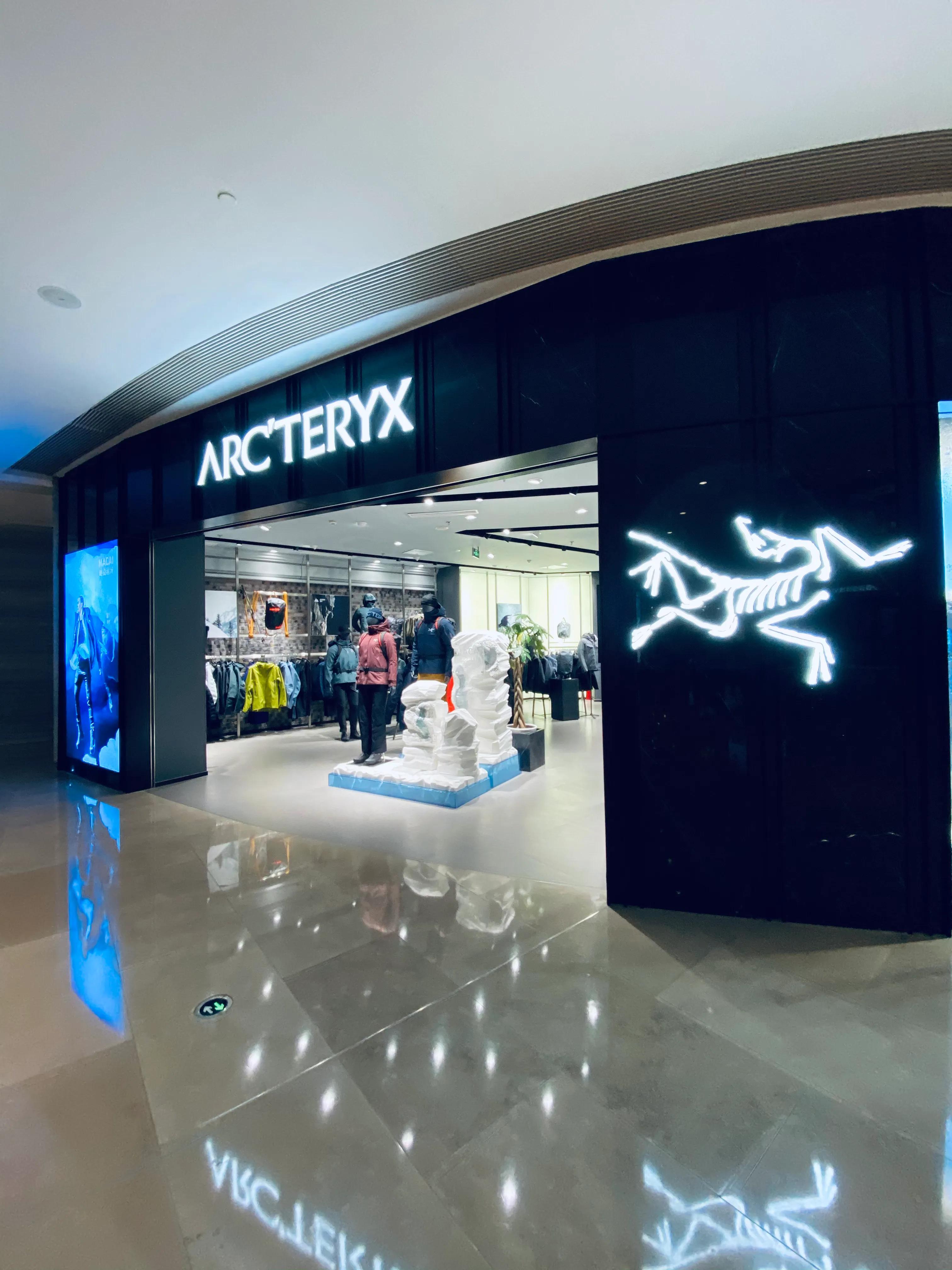 涓婃捣闈欏畨鍢夐噷涓績鏀荤暐,涓婃捣闈欏畨鍢夐噷涓績鍟嗗満