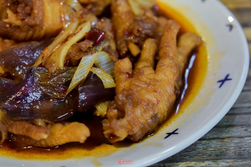 蒜蓉小龙虾肉质q弹吮指美味,充满味蕾的蒜香小龙虾