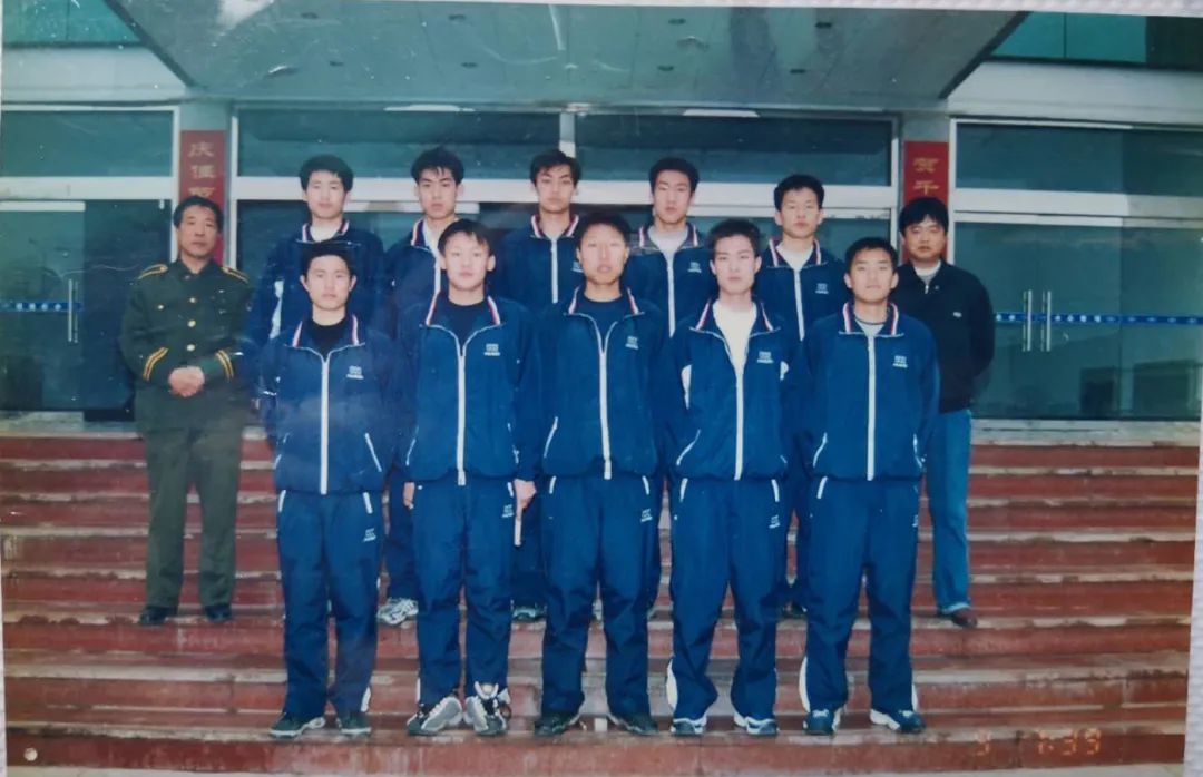 他是峰峰体育界的传奇，他的学生桃李满天下