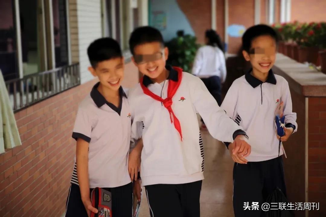 做过十几次全麻手术，视力消失仅有光感，爱好是台风夜追着风：盲童雨鑫和他母亲的求学之路