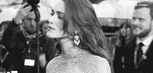 在家也穿这么精致吗,在家也穿西装打领带