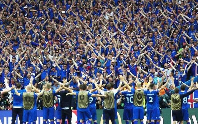 白岩松谈踢球,白岩松足球场收费