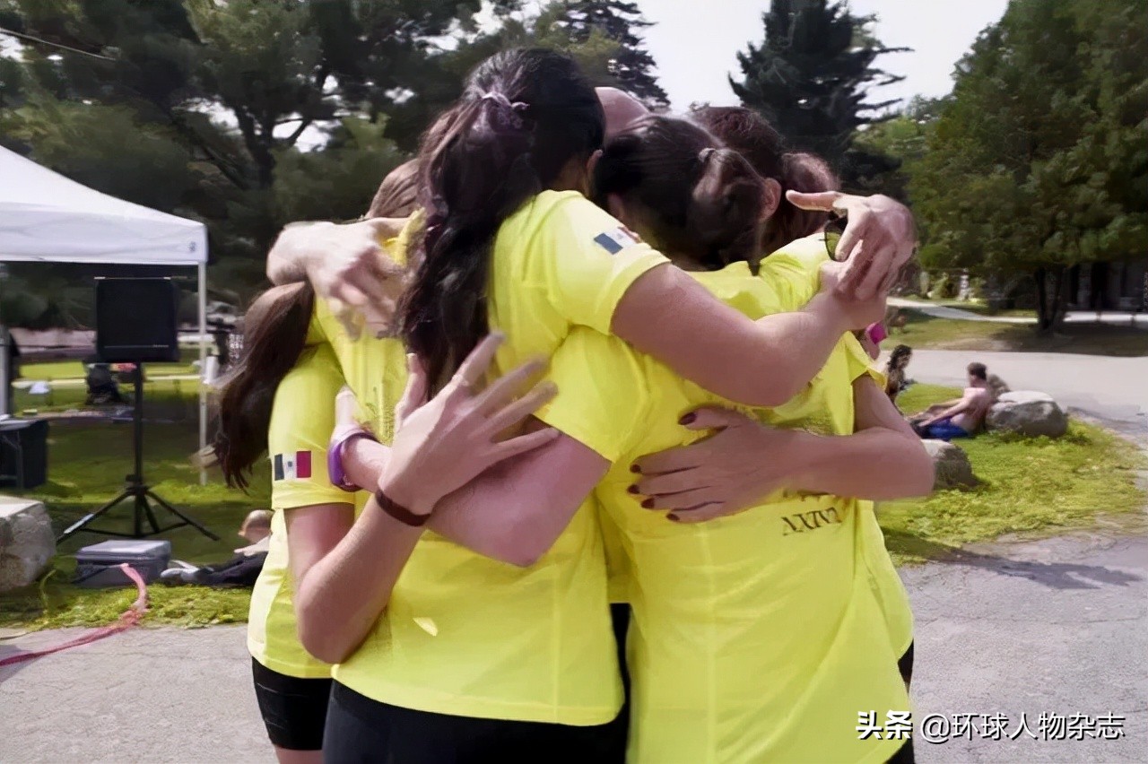 *脑洗**、性买卖、捞钱，美国女护士创“性*教邪**”，信徒多为富翁名流