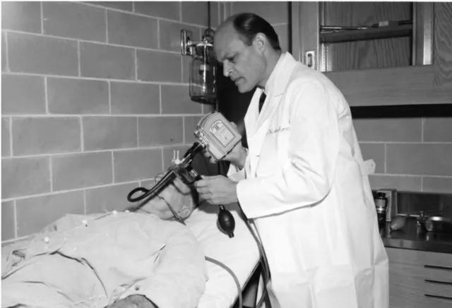 从吞剑、胃镜到管道检测：内窥镜的前世今生