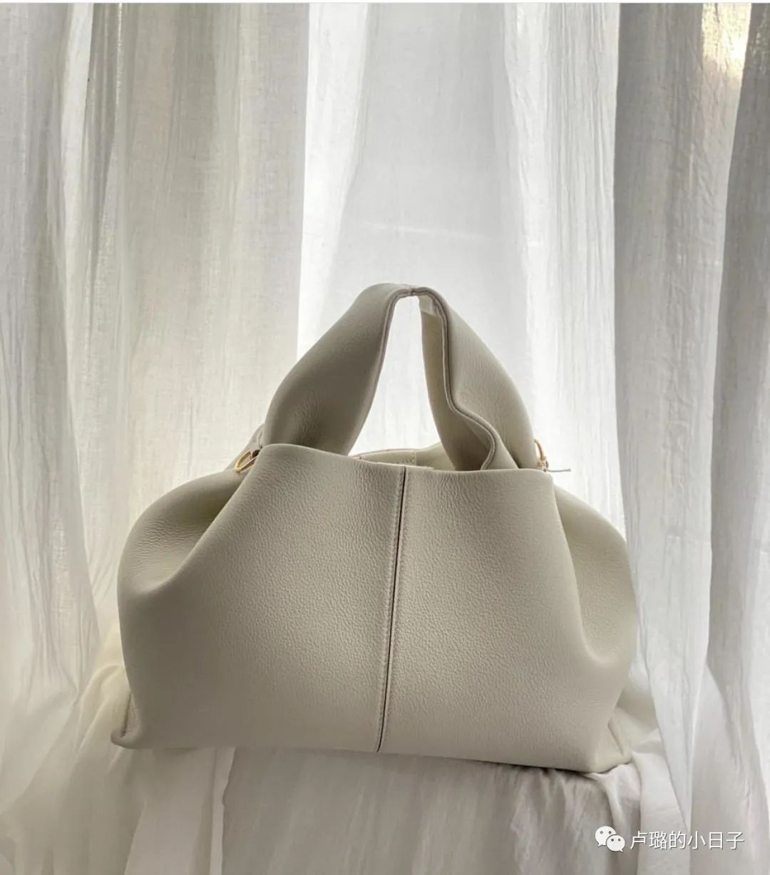 高级感白色休闲包,有高级感名牌的包