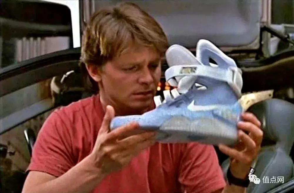 苏富比拍卖联名鞋 (苏富比拍卖鞋)