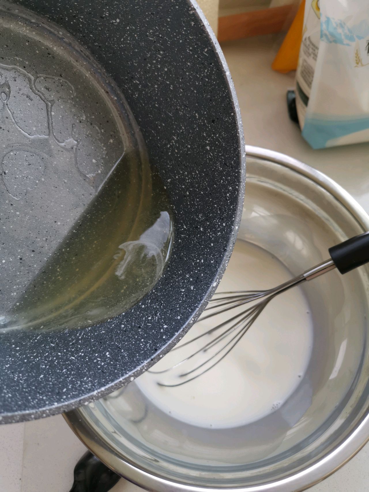 没有淡奶油奶酪怎么做奶油,牛奶黄油淡奶油奶酪