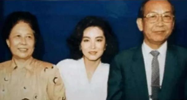 灏忕櫧鑿滃啲鐡滆タ绾㈡熆,灏忕櫧鑿滆タ绾㈡熆榛勭摐