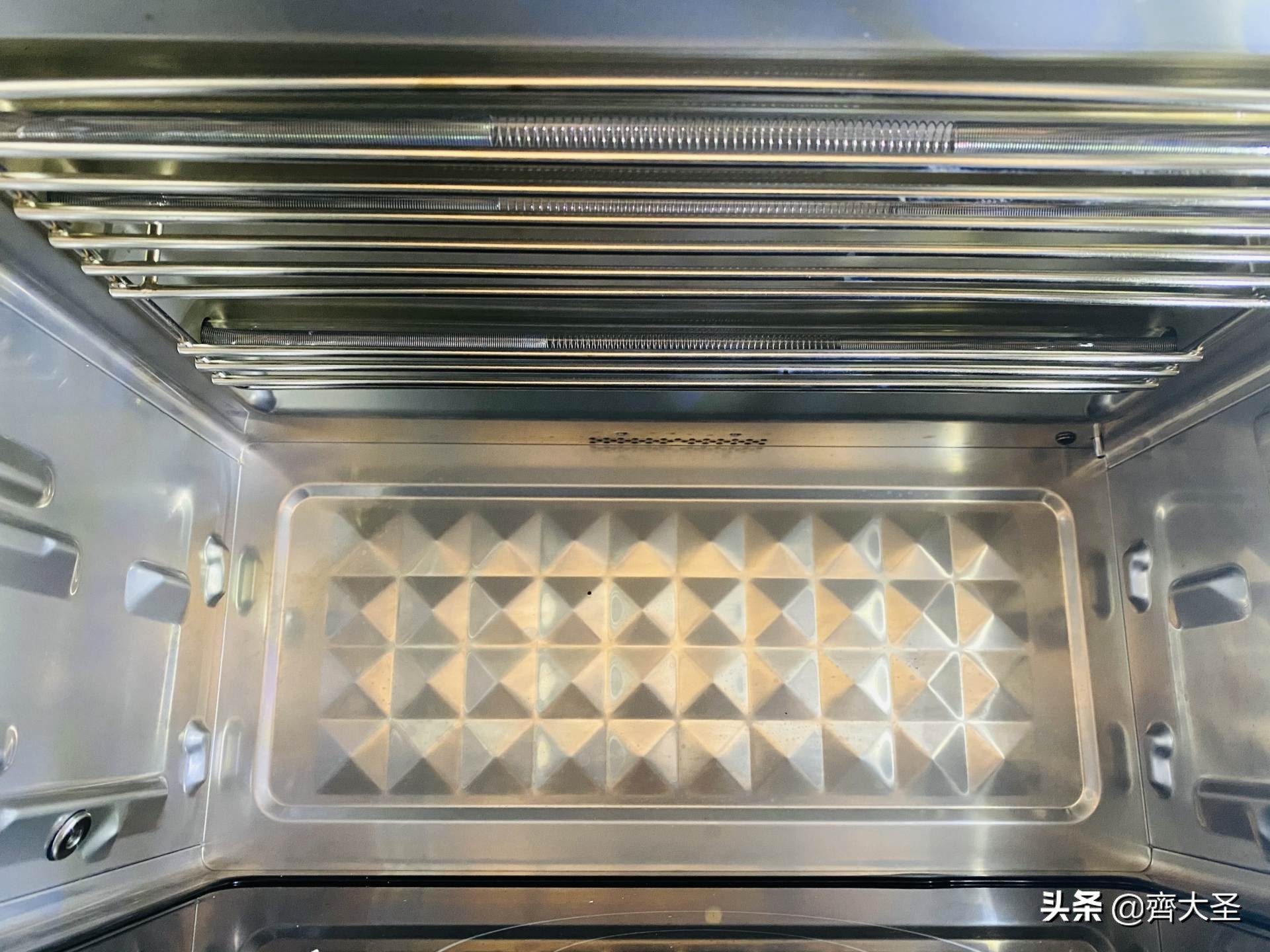 什么样的嵌入式蒸烤箱好用,蒸烤箱半嵌入式和全嵌入式区别