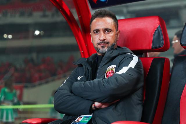 中超“跑不死”铁腰！上港再现后起之秀，两优势彻底征服佩帅