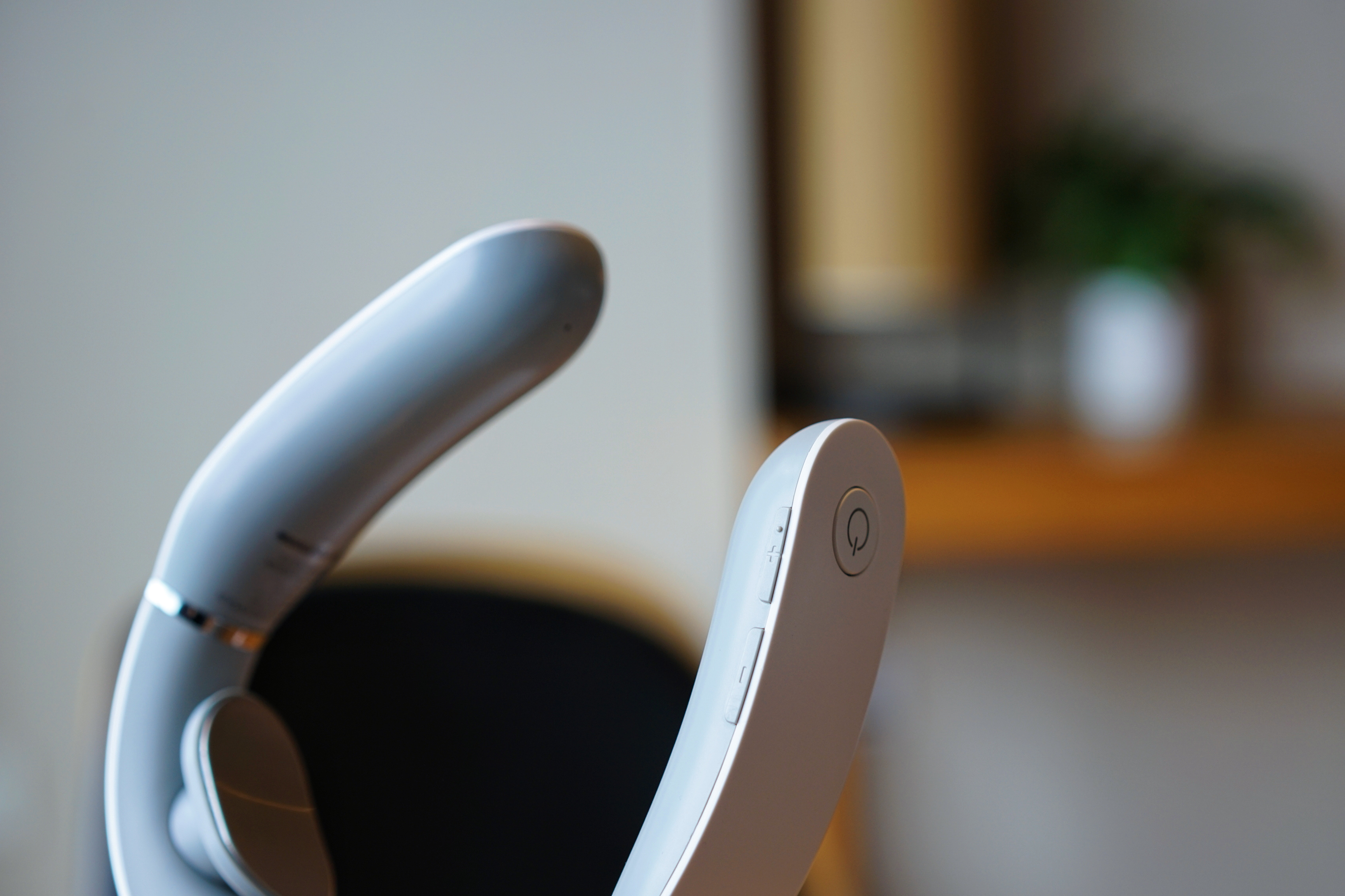 颈部按摩仪物理的和电击的哪个好,电击疗法按摩仪