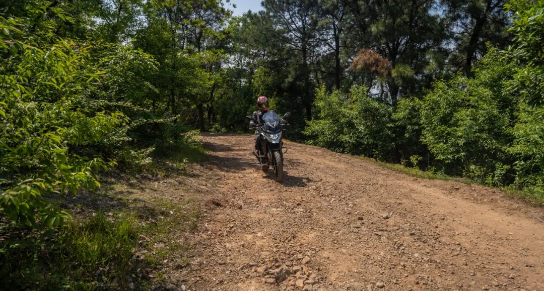 23款无极650ds摩旅西藏视频,恶劣路况