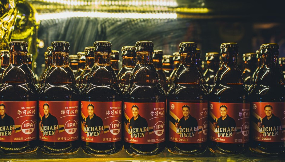 迈克尔欧文拼尽全力,传奇球星迈克尔欧文