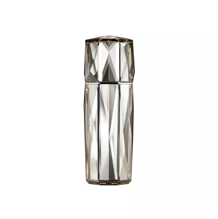 奢美密钥至臻尊耀CPB肌肤之钥璀璨亮相成都伊势丹