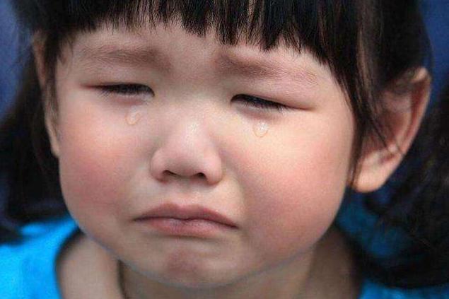 9岁女儿总是说肚子疼是怎么回事,18岁孩子胃疼是不是胃炎啊