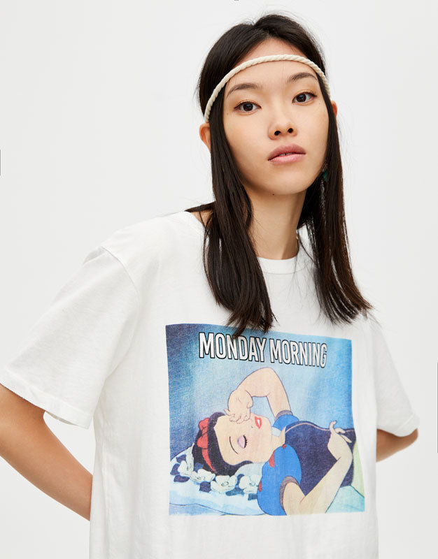 优衣库与kaws联名t恤 (优衣库kaws联名t恤图片)