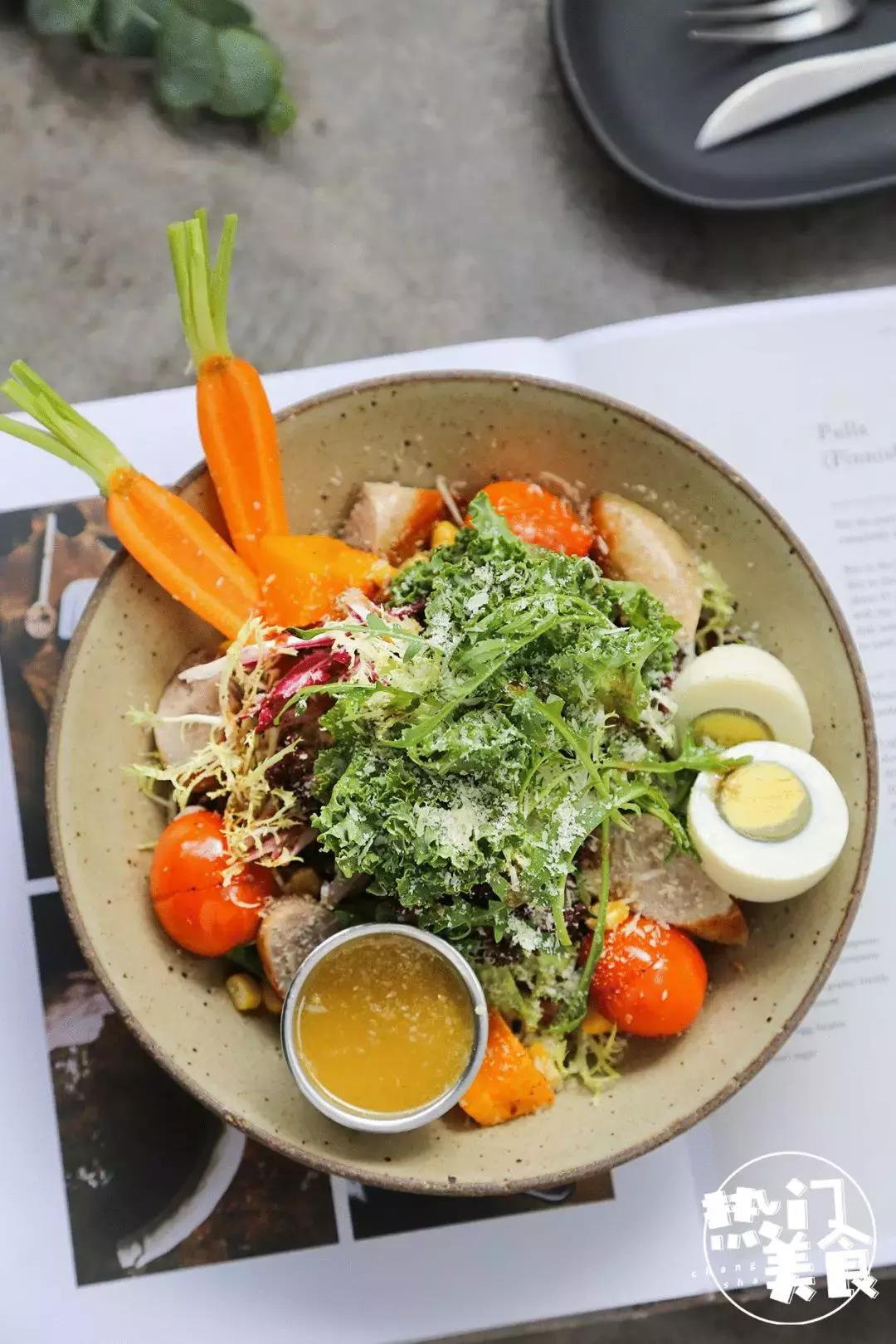 岳麓山山上咖啡馆,岳麓山下的咖啡馆