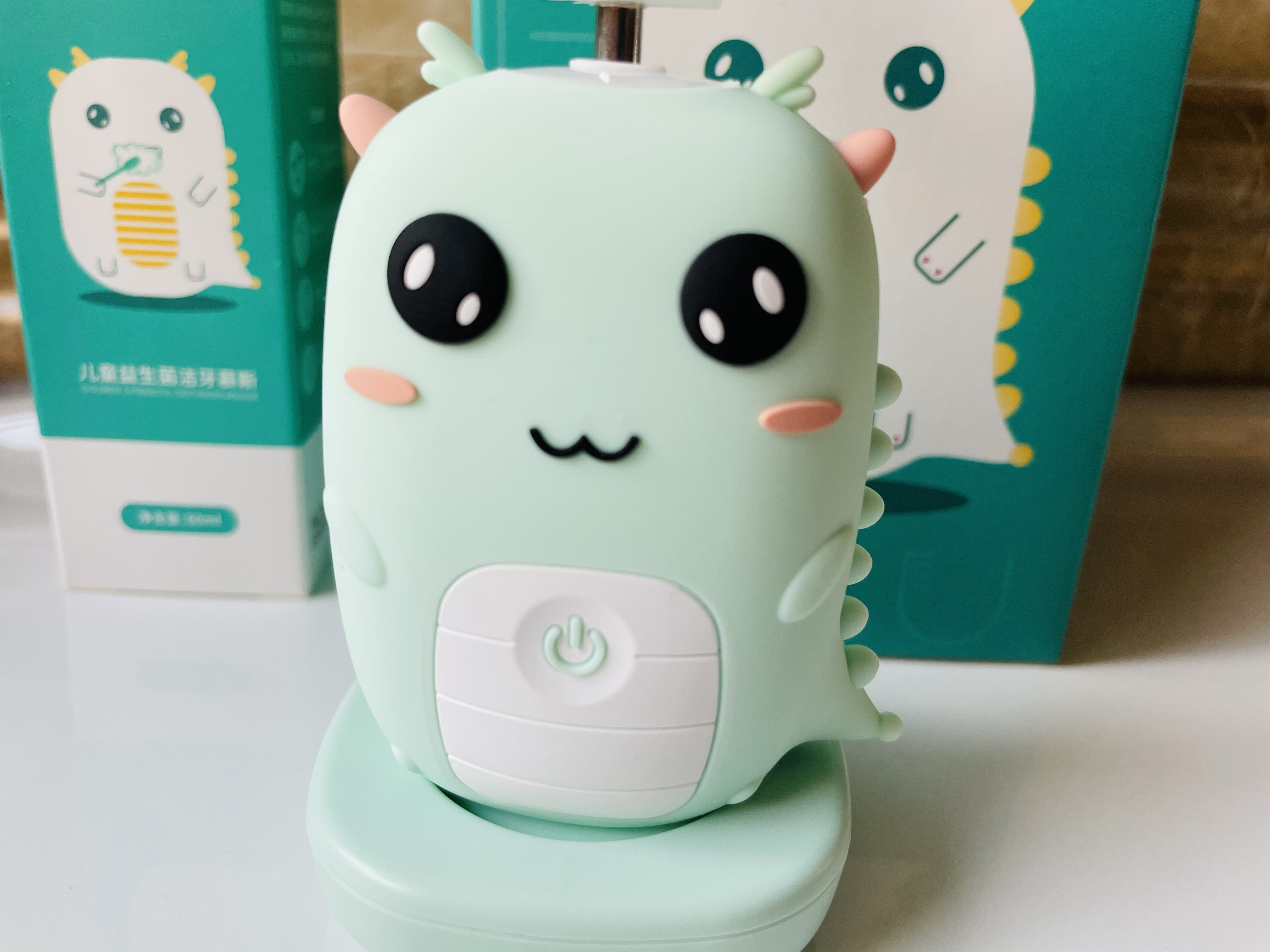 三岁孩子小黑牙父母无知惹的祸,2岁孩子黑牙齿