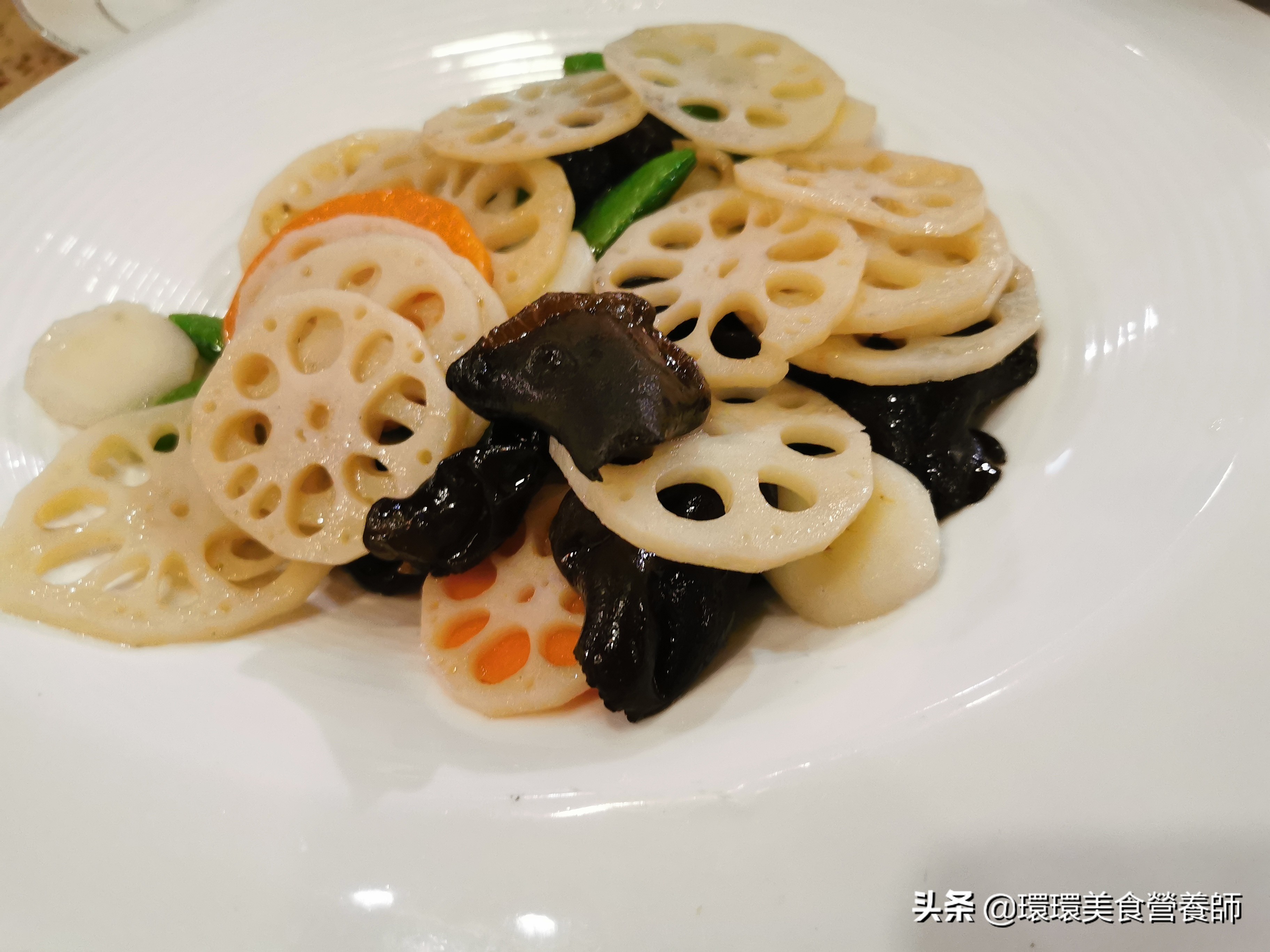 炎炎夏日餐厅环境冰凉一夏,沙溪猪肠粉焖鸭